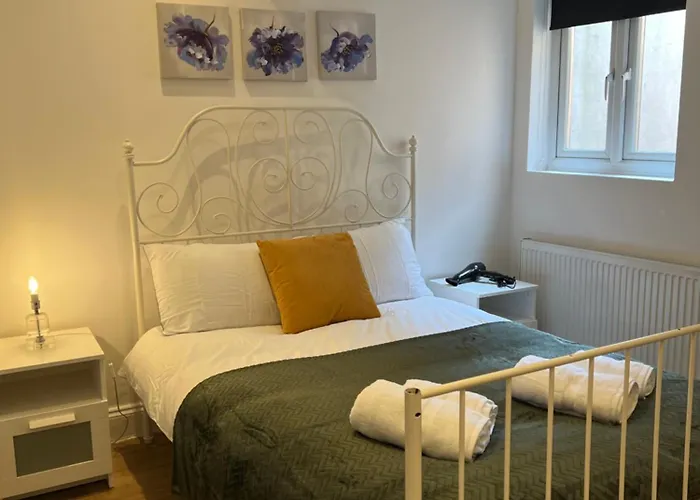 Lovely Garden Flat Near Emirates Stadium And Kings Cross St Pancras Station